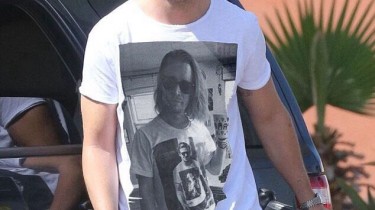Now Ryan Gosling is Wearing a T-Shirt of Macauly Caulking wearing a T-Shirt...