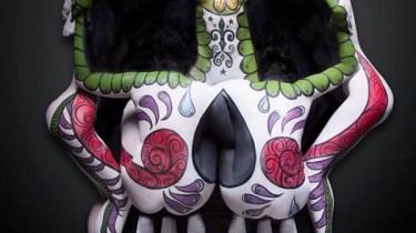 Fantastic Body Art of a Skull by Rene Rodriguez