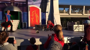 Elastigirl Wipes Out and Her Face Falls Off at Disney