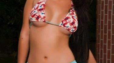 Miss Colombia Contestant Shows Underboob