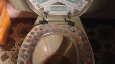 Perfect Toilet Seat For All People Who Love Money