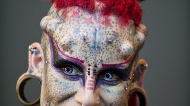 Vampire Lady Maria Cristerna Has Head-to-Toe Tattoos, Fangs, Titanum Horns, and Whole Lotta Chutzpha