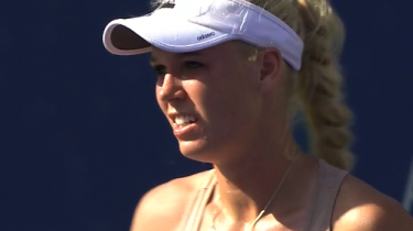 Caroline Wozniacki Reacts to Beating Peng Shuai