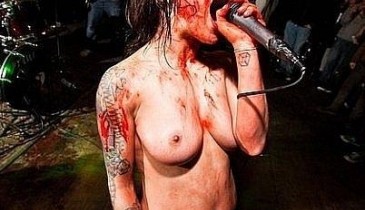 The Singer from the Band Tinsel Teeth